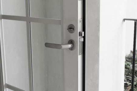 Une porte d'entr&eacute;e en PVC change l'isolation d'une maison &agrave; Thionville